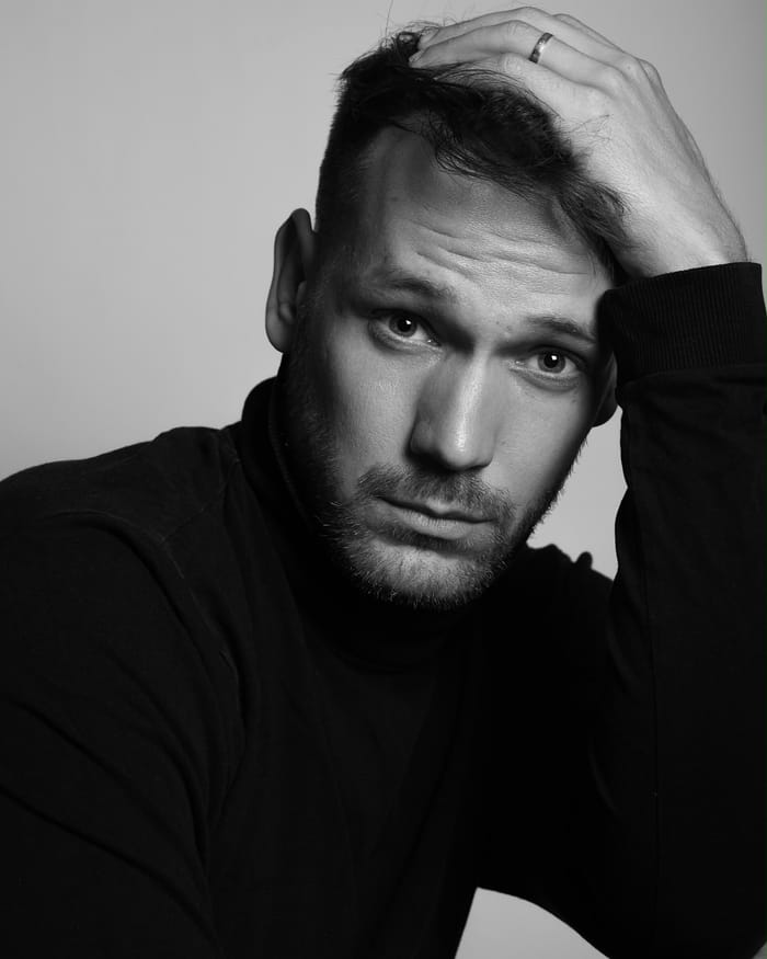 Cédric Chupin : un artiste aux multiples talents